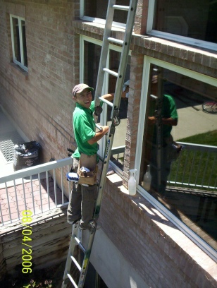 Window cleaning in Lindon, Utah